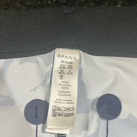 Spanx Sunshine Kick Flare Pant | Spanx Sunshine Pants | Golf Pants | Beach Pants - Picture 8 of 8